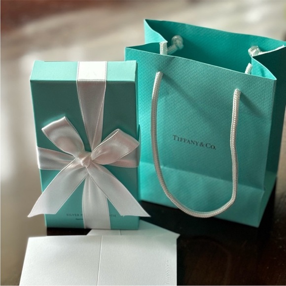 Tiffany & Co. Jewelry - Set Tiffany & Co Silver Polishing Cloth 18x18 Retired, No Longer Made. Rare Gift